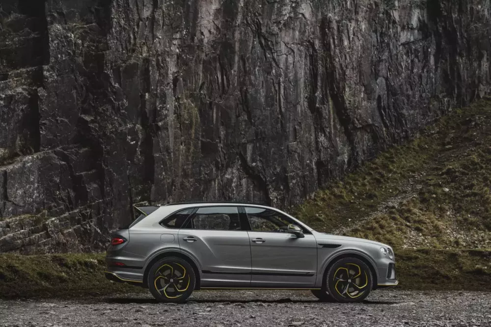 Bentayga S Umbra duy nhất tại Việt Nam, giá từ 14,6 tỷ đồng