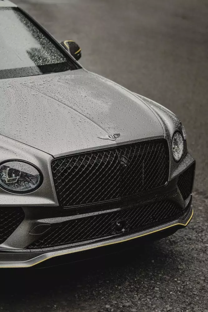 Bentayga S Umbra duy nhất tại Việt Nam, giá từ 14,6 tỷ đồng