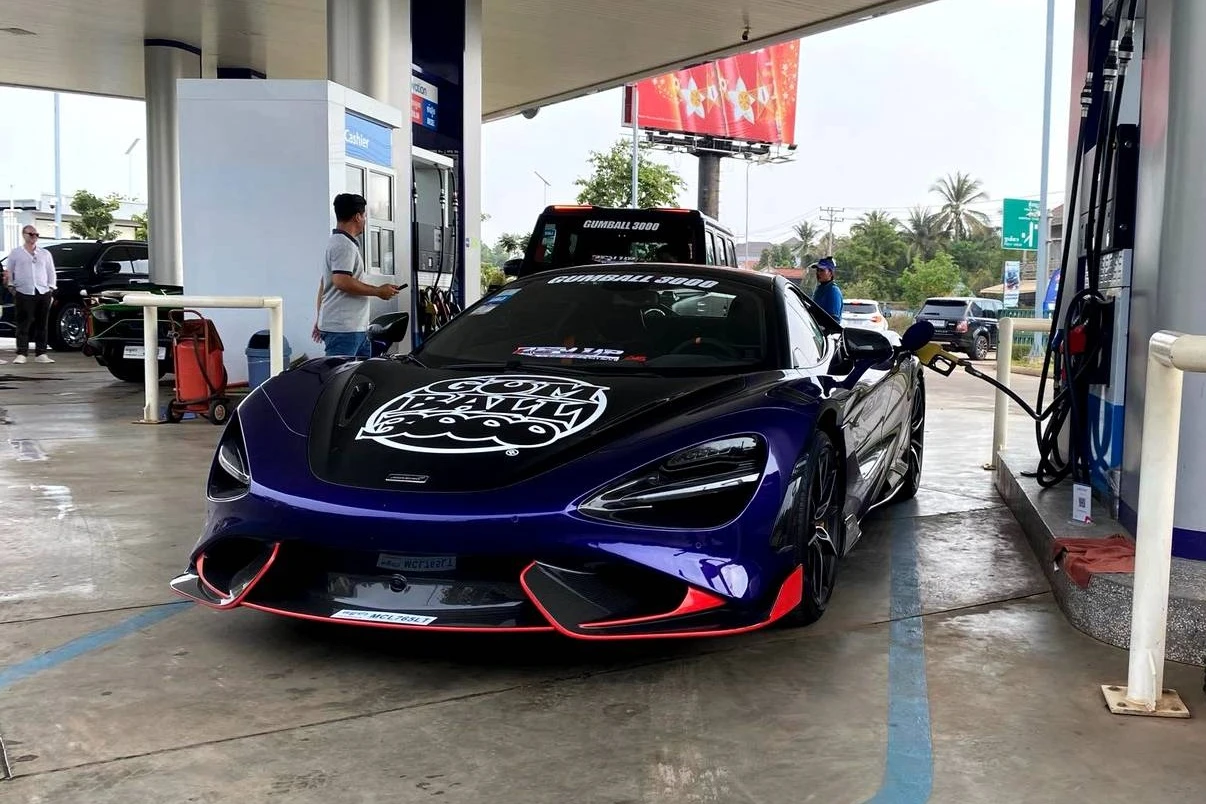 Campuchia đón đoàn Gumball 3000 bằng những siêu xe gì?