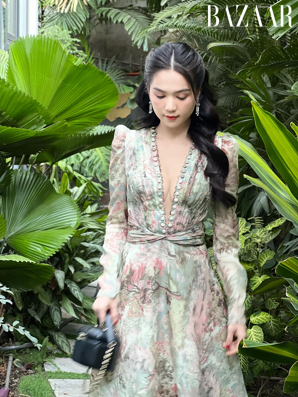 Thùy Tiên, Ngọc Trinh đọ sắc trong đầm best seller của Đỗ Long