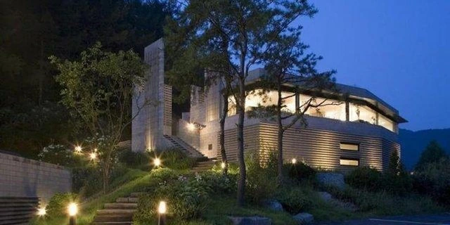 Phú bà mua đứt căn penthouse 13 tỷ bằng tiền mặt