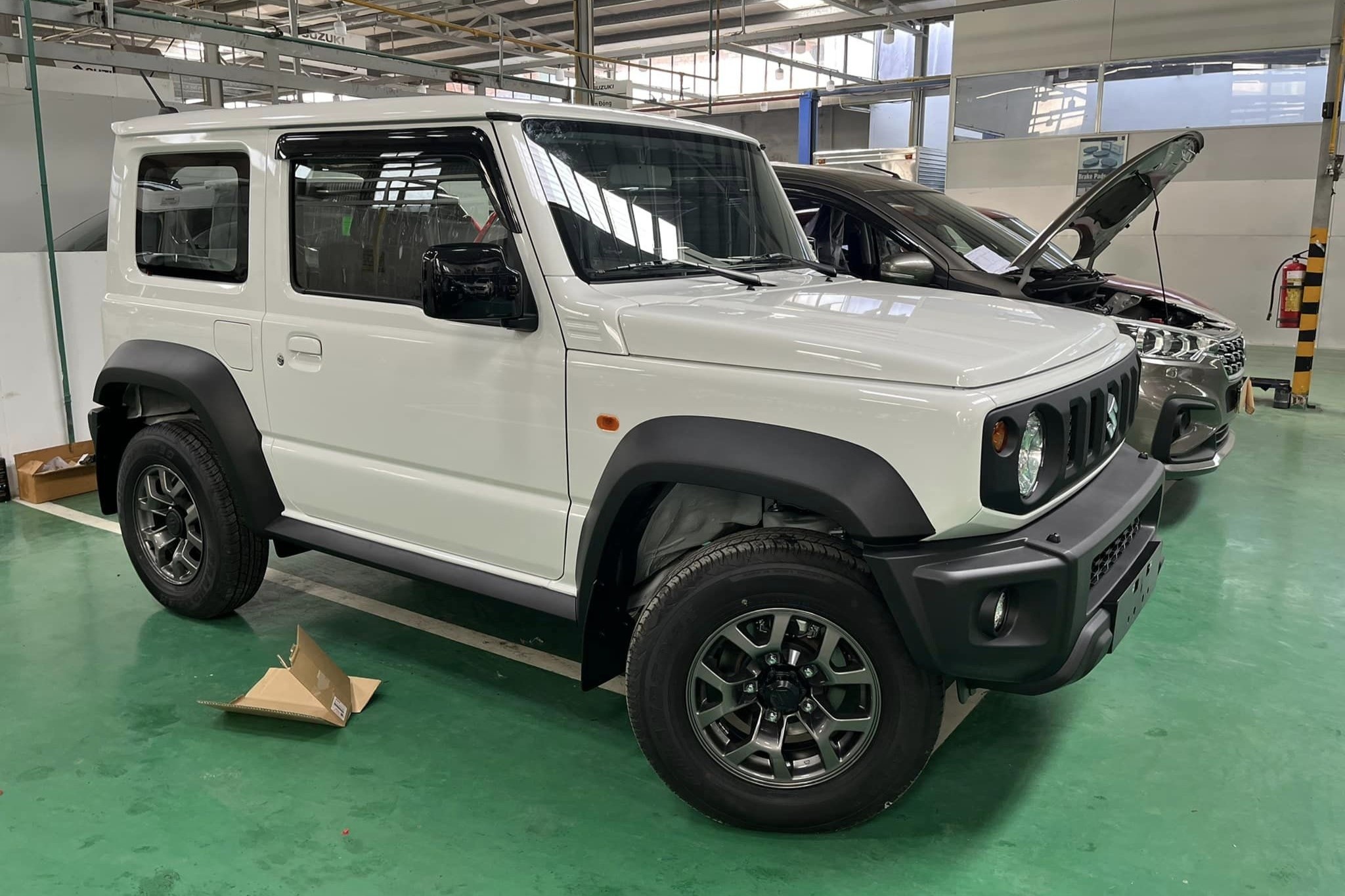 Suzuki Jimny ra mắt Việt Nam