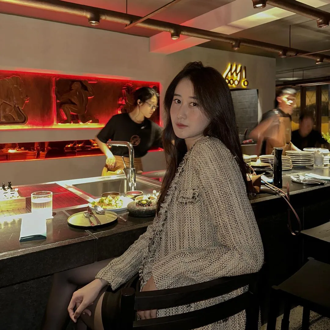 Soi sở thích ẩm thực của hot girl Nga Anh: Thường xuyên đi ăn nhà hàng cao cấp, toàn món "chuẩn gu" người giàu