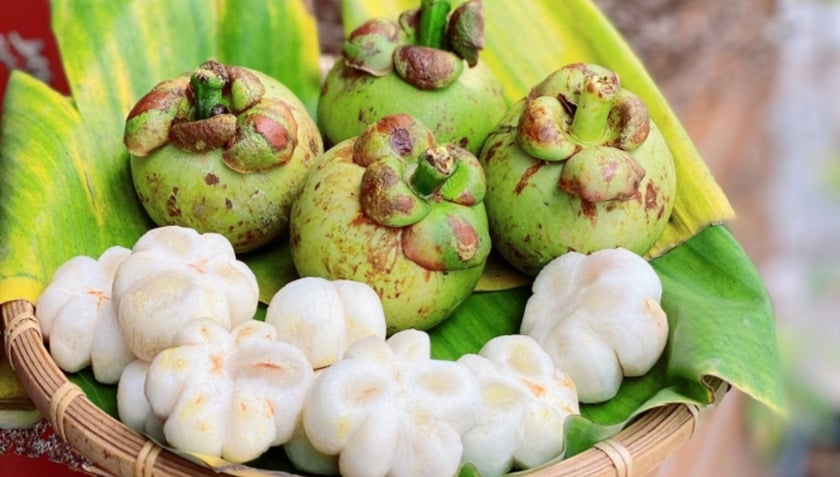 Gỏi gà măng cụt
