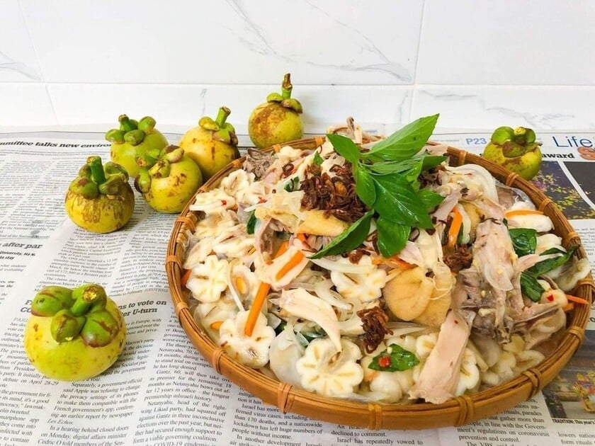 Gỏi gà măng cụt 