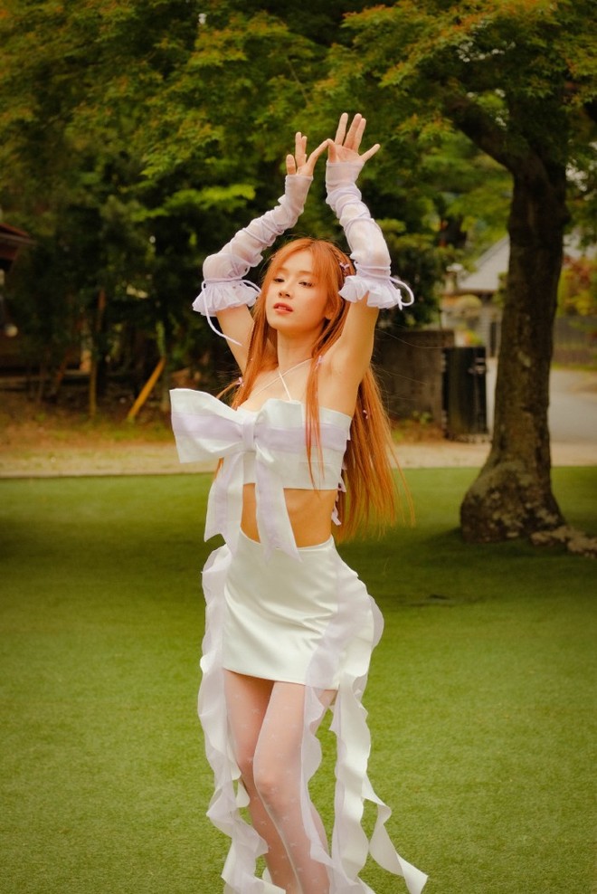 Hoàng Yến Chibi bắt tay Khắc Hưng, tung MV Sốc Nhiệt