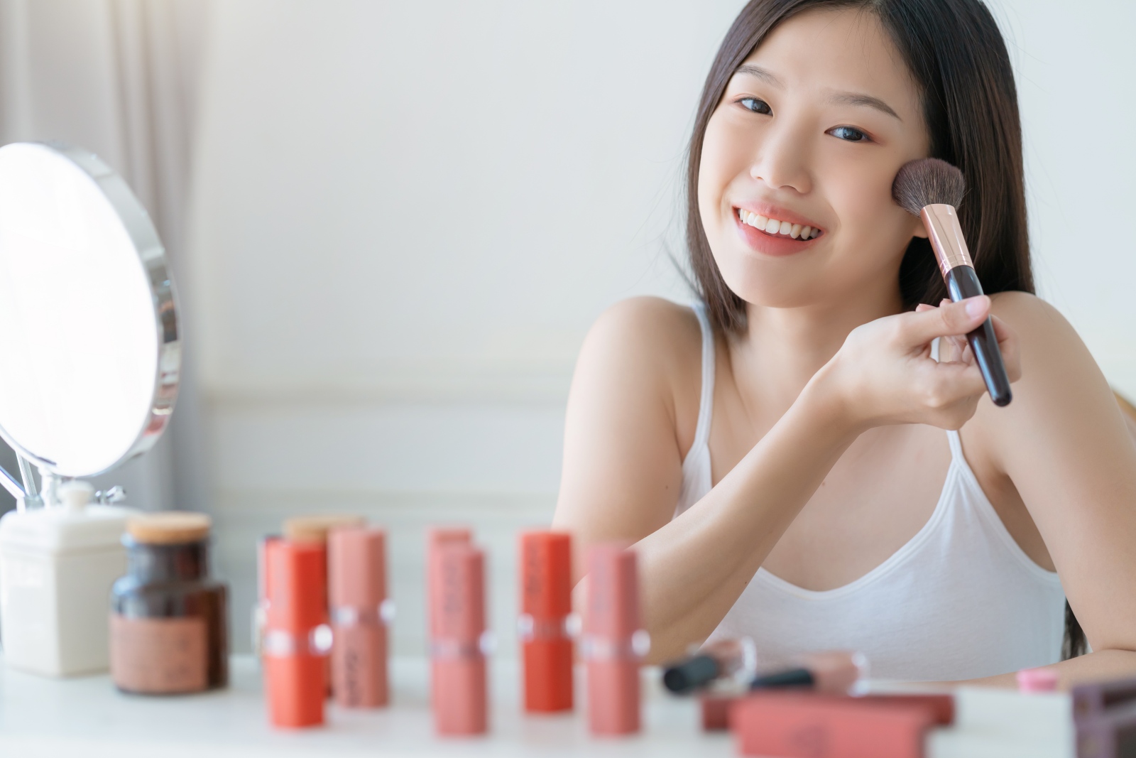 Phương pháp trang điểm Demi trung hòa màu sắc gương mặt