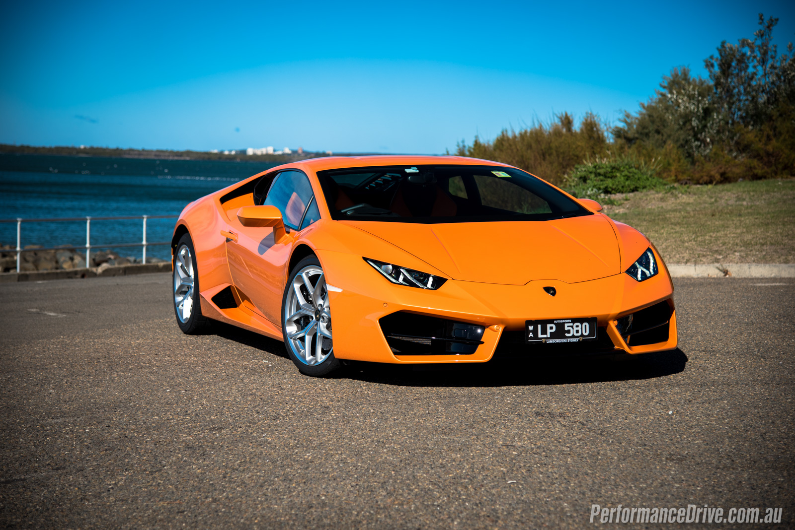 Giá xe Lamborghini