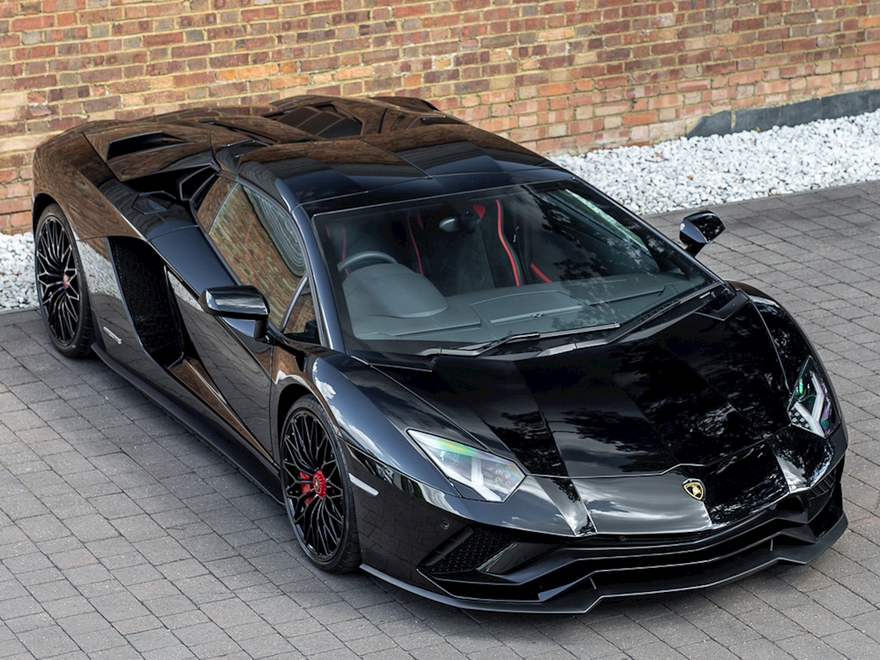 Giá xe Lamborghini