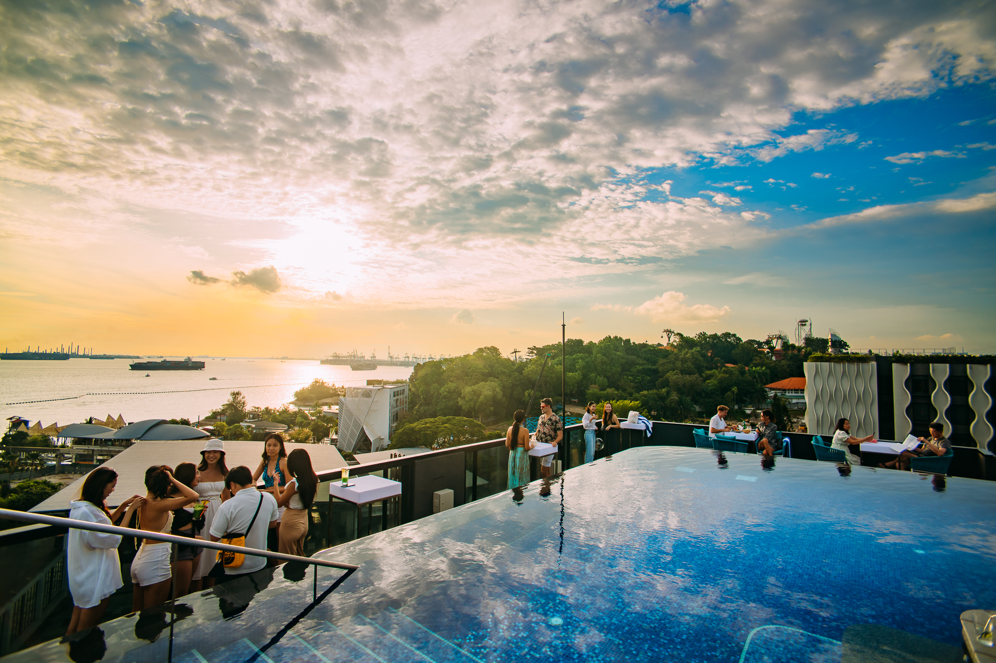 Những địa điểm ăn chơi xa xỉ nhất Singapore