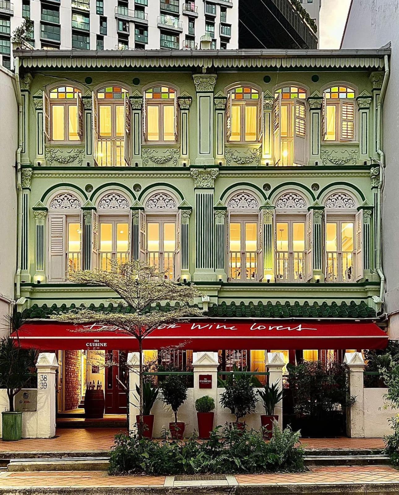 Những địa điểm ăn chơi xa xỉ nhất Singapore