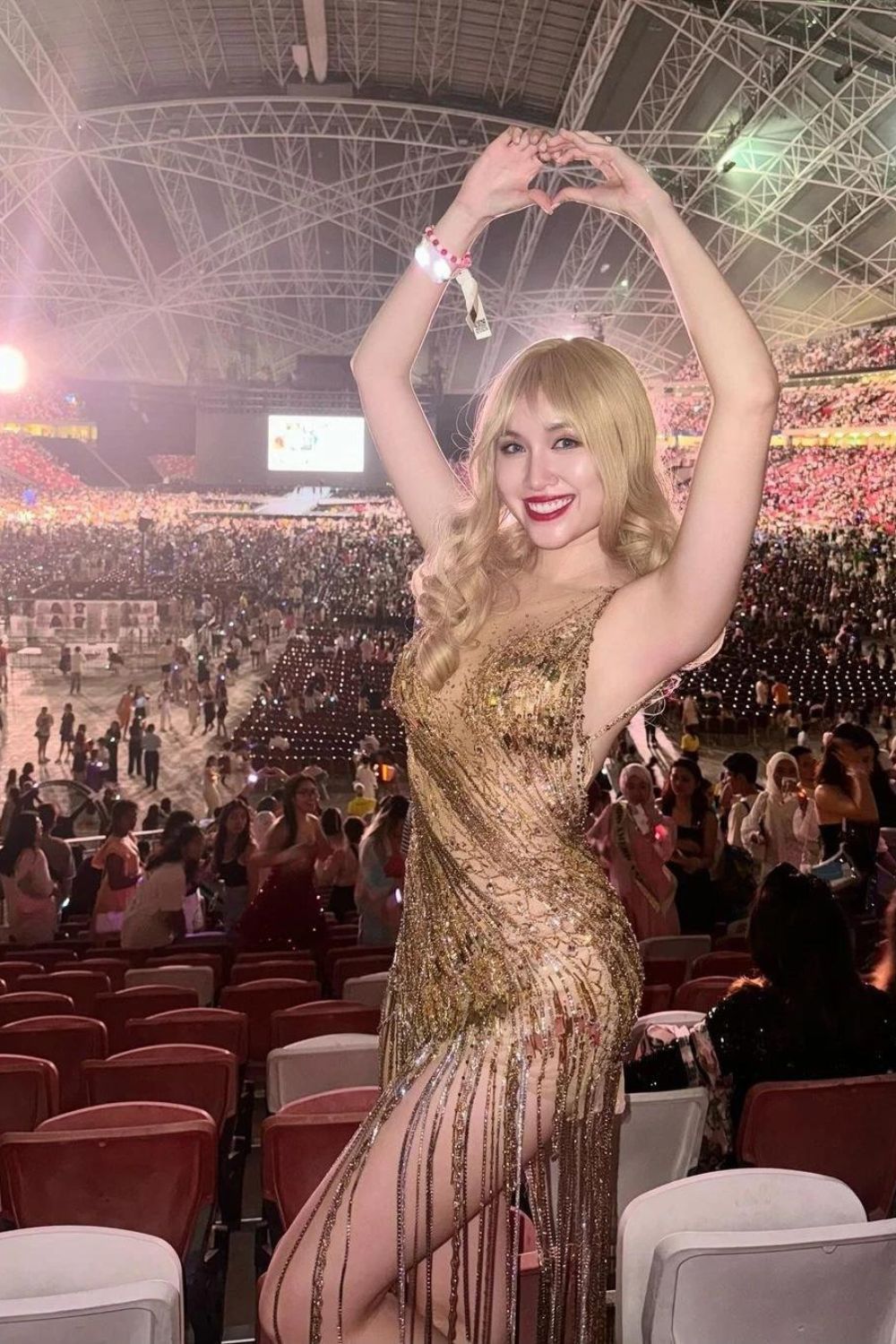 Thời trang lấp lánh Taylor Swift
