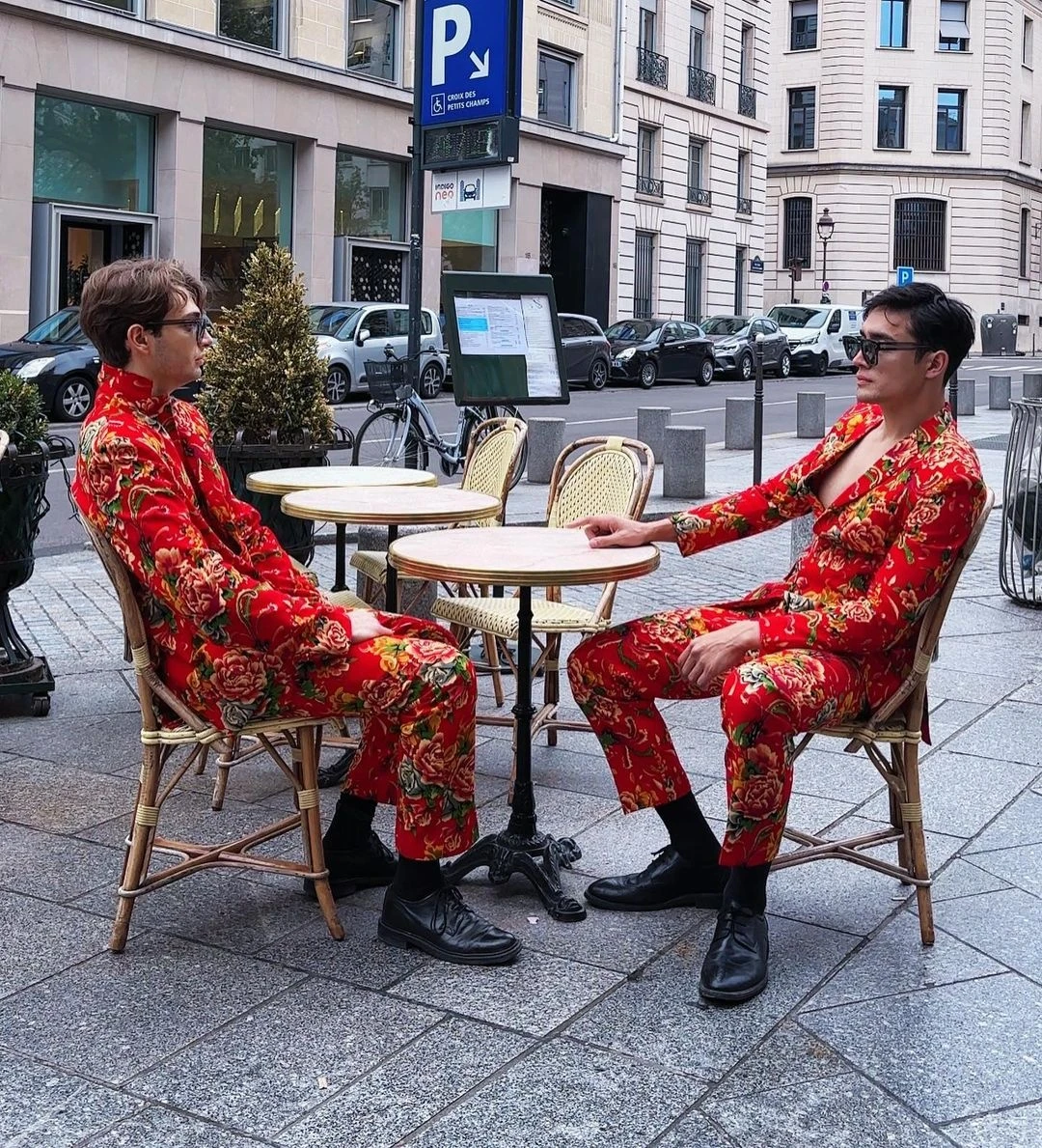 Áo họa tiết chăn công