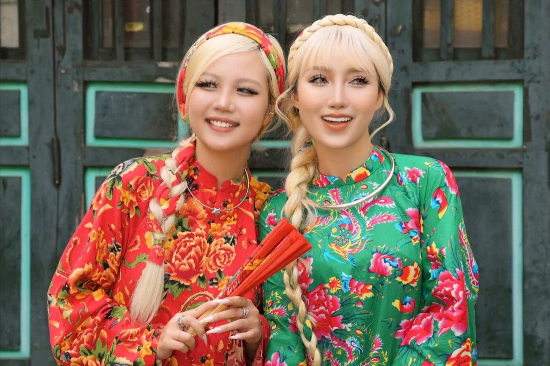 Áo họa tiết chăn công
