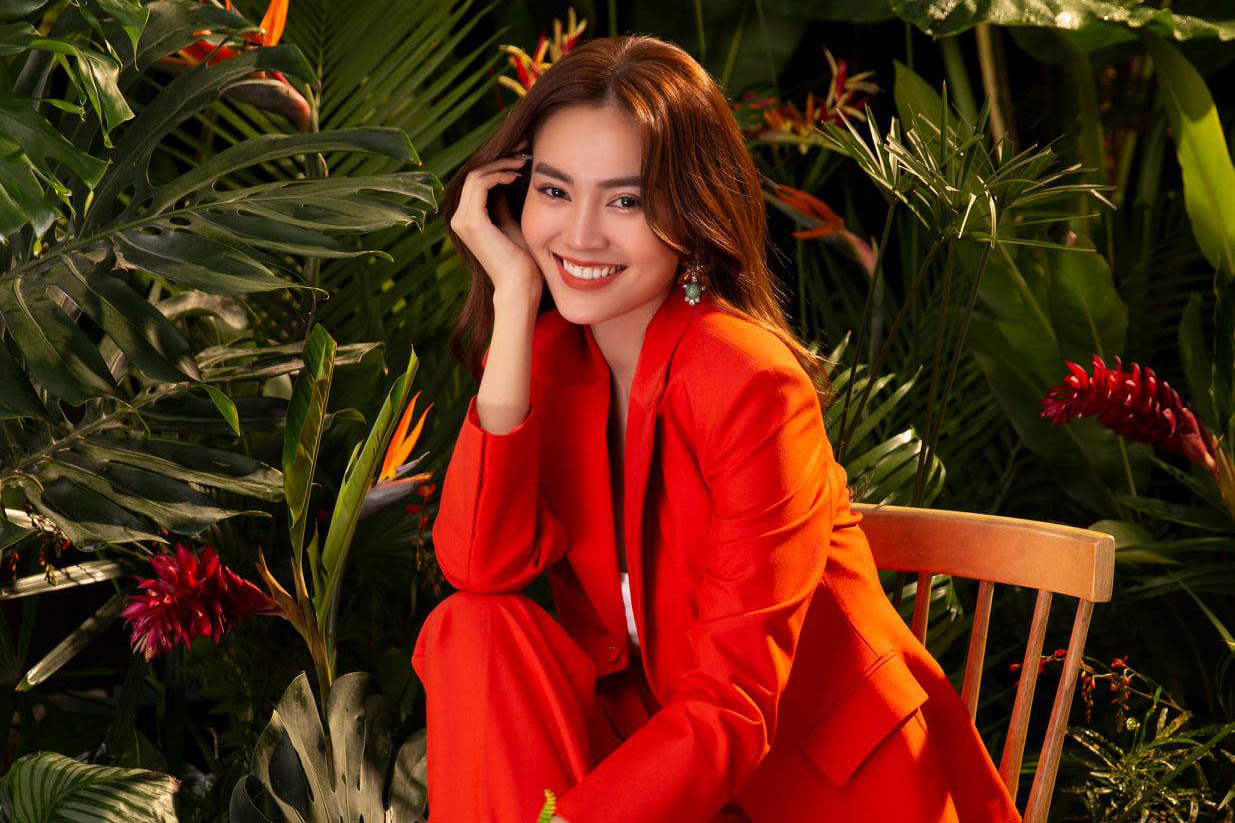 Lan Ngọc về nước