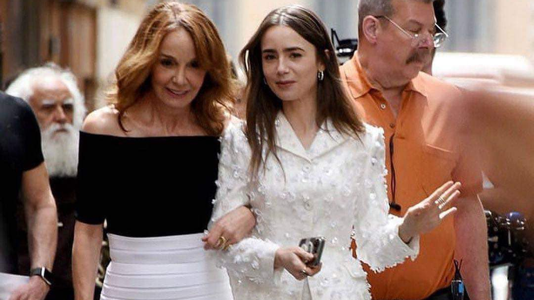 Lily Collins diện trang phục SIXDO của Đỗ Mạnh Cường quay phim "Emily in Paris"