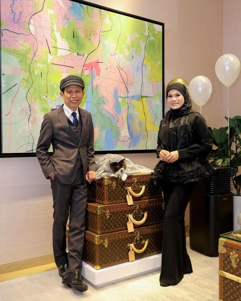 Thương gia Malaysia tổ chức sinh nhật cho mèo ở cửa hàng Louis Vuitton