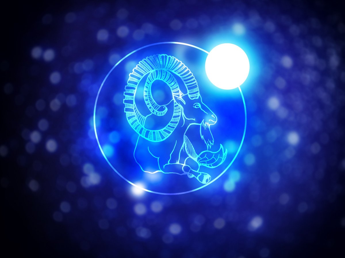 Tarot tháng 5 2024