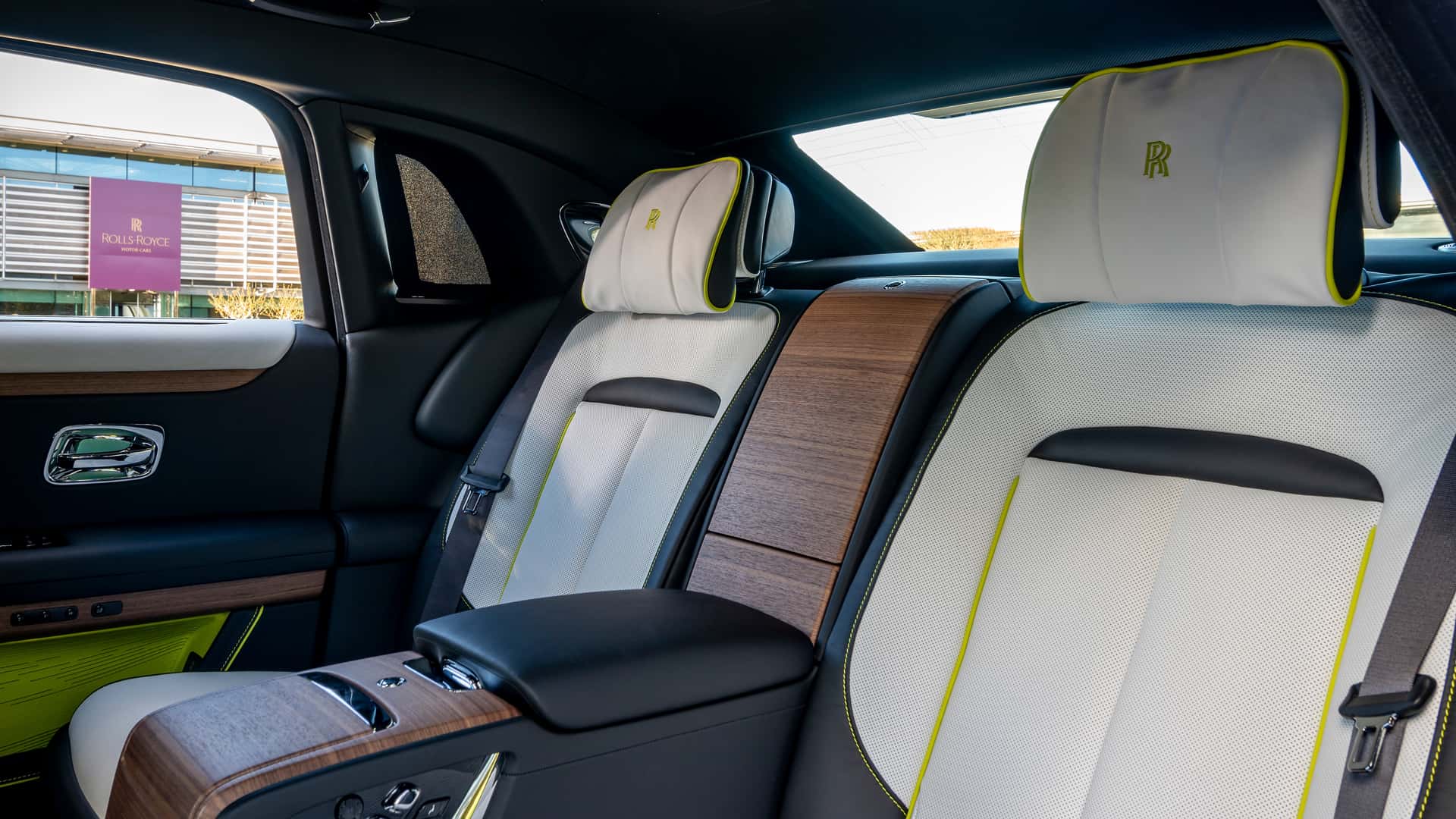 Rolls-Royce trình làng bộ sưu tập xe mới ngay trước triển lãm ô tô Bắc Kinh