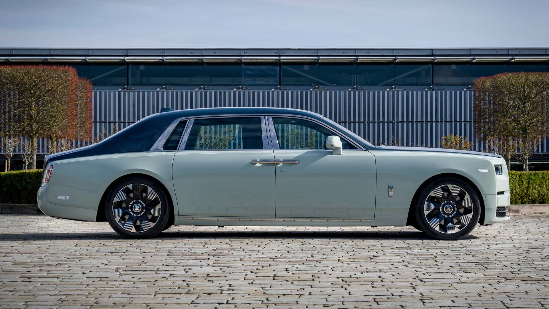 Rolls-Royce trình làng bộ sưu tập xe mới ngay trước triển lãm ô tô Bắc Kinh