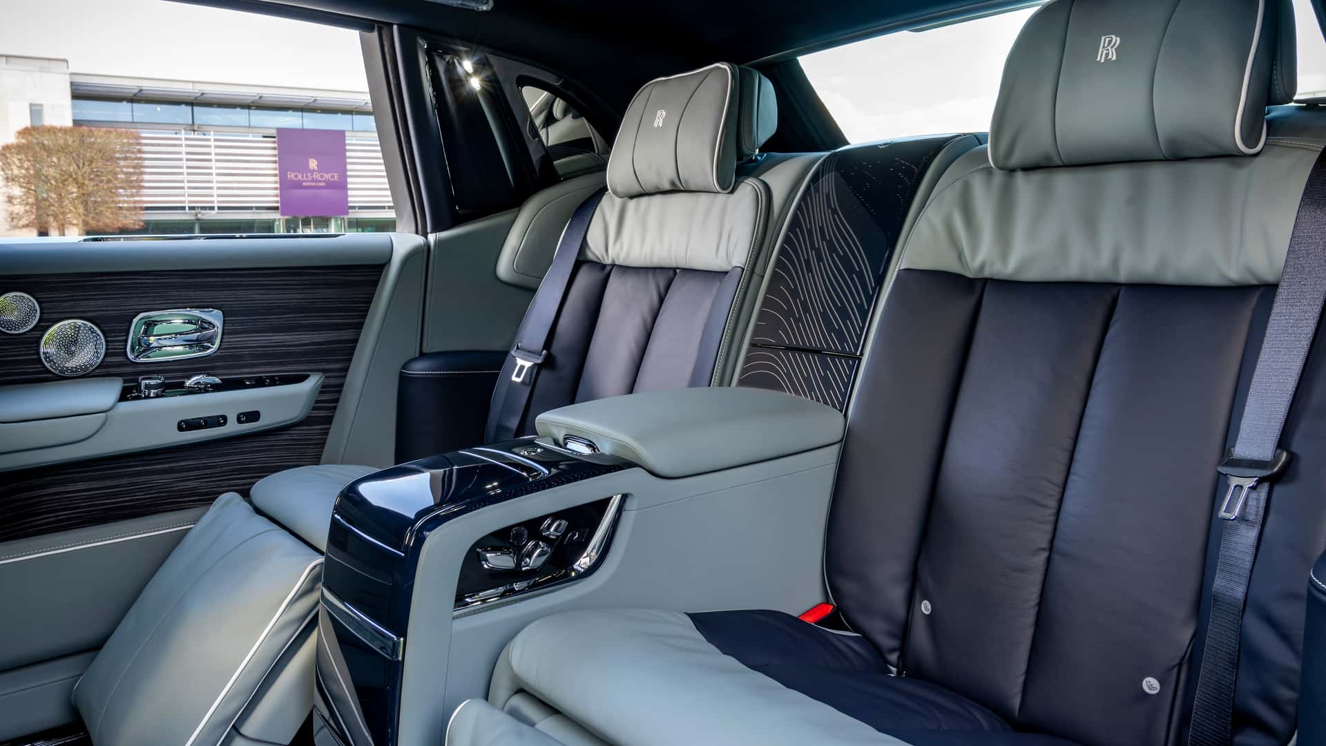 Rolls-Royce trình làng bộ sưu tập xe mới ngay trước triển lãm ô tô Bắc Kinh