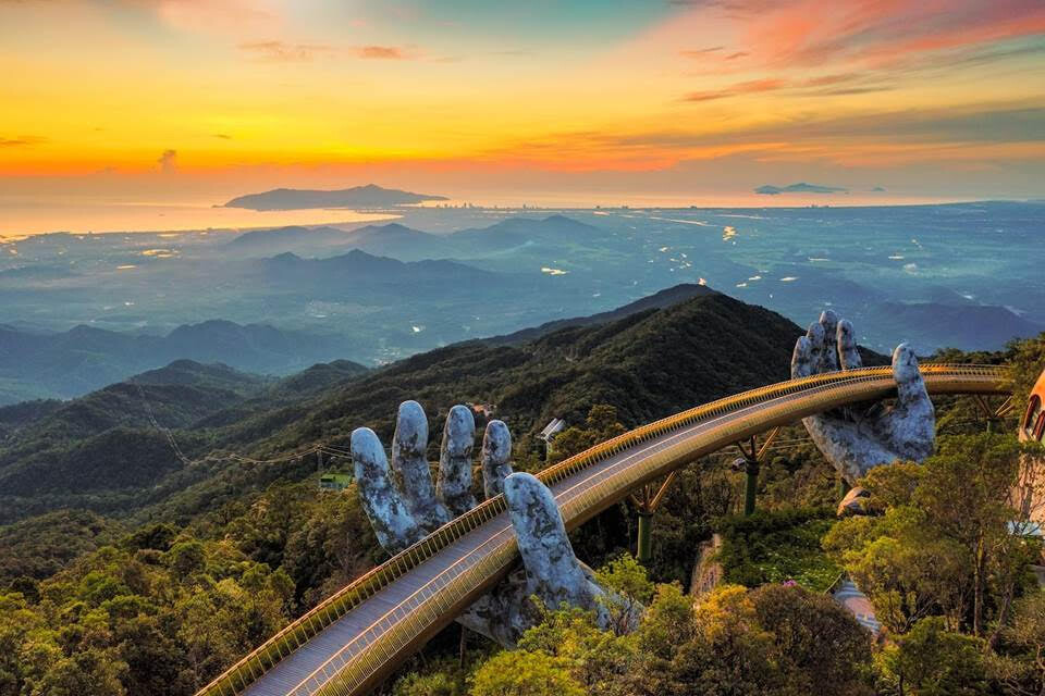 Hệ thống cơ sở lưu trú sang trọng và các điểm tham quan nổi tiếng nâng tầm trải nghiệm chơi golf tại miền Trung
