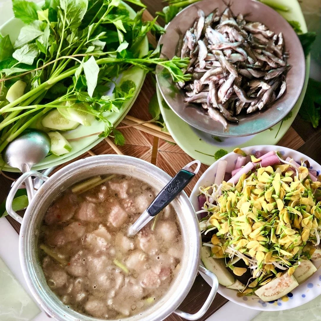 Món canh chua cá