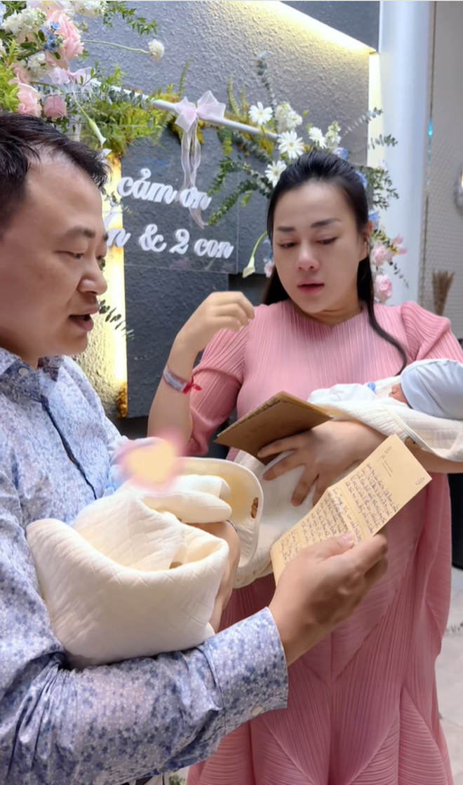 Phương Oanh sinh con