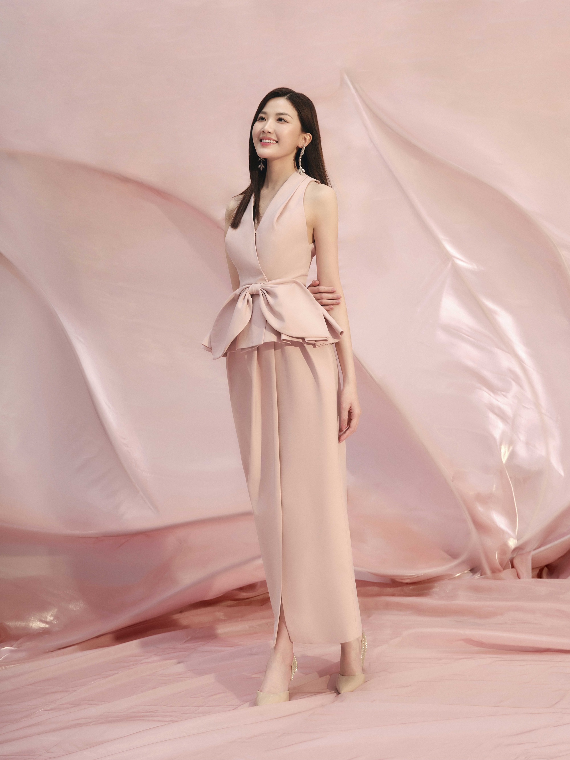 Ngắm trọn nhan sắc "tứ đại mỹ nhân" Elise