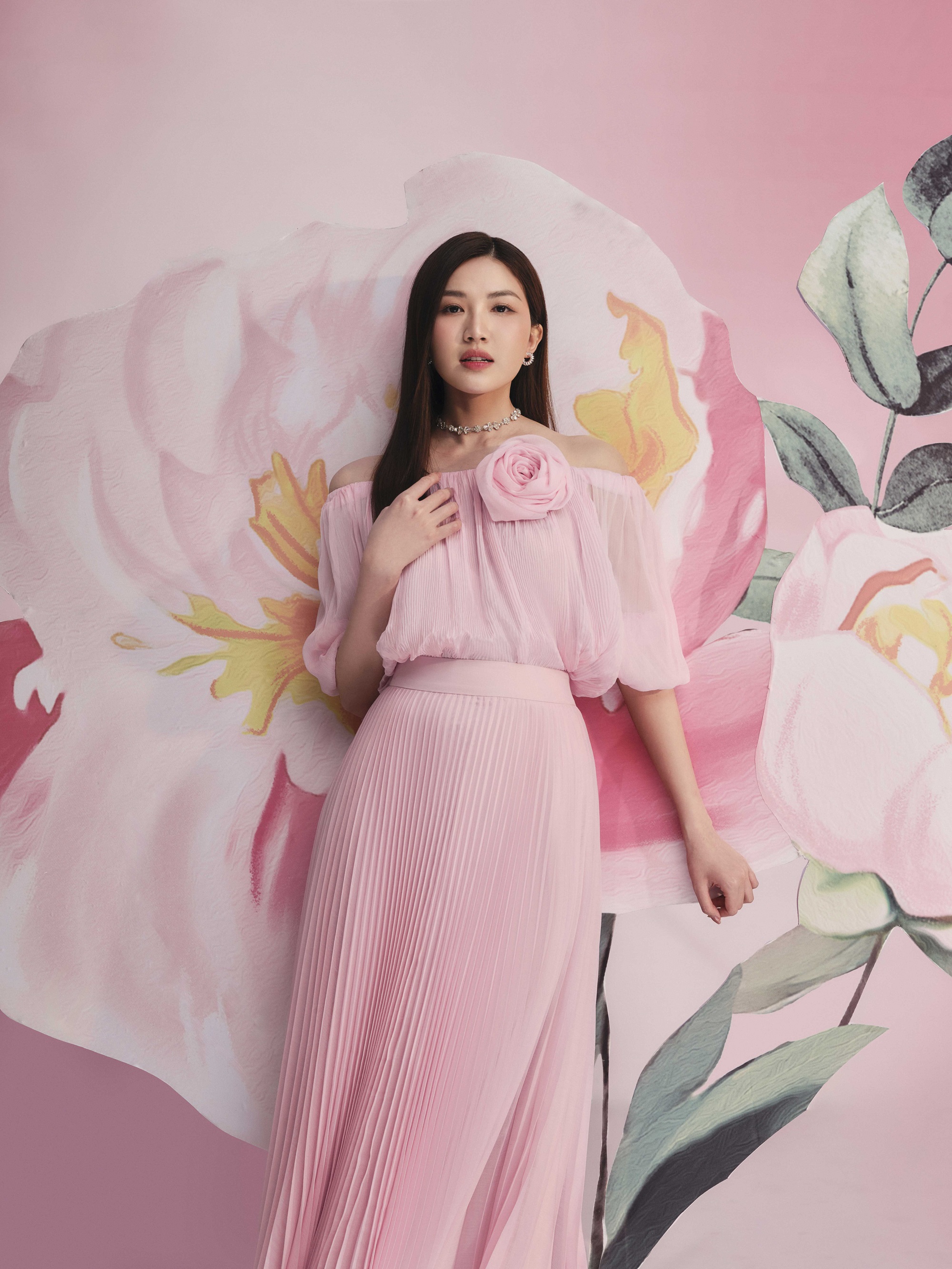 Ngắm trọn nhan sắc "tứ đại mỹ nhân"  Elise