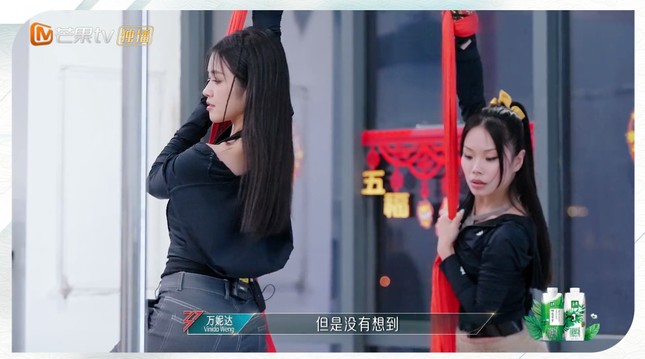 Đạp Gió 2024: Suni Hạ Linh "phá kén" ma mị, quyến rũ trong "Mưa Nhỏ"