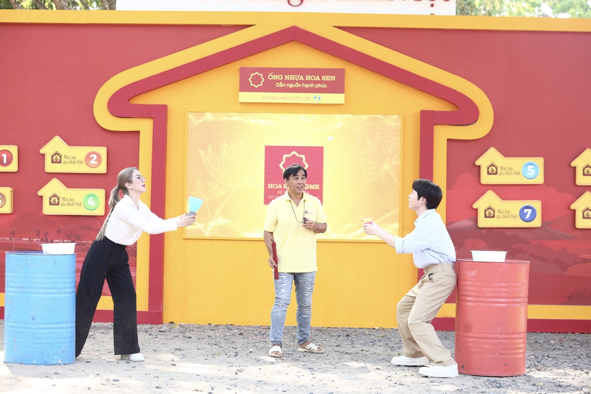Diệp Lâm Anh làm từ thiện
