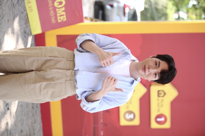 Diệp Lâm Anh làm từ thiện
