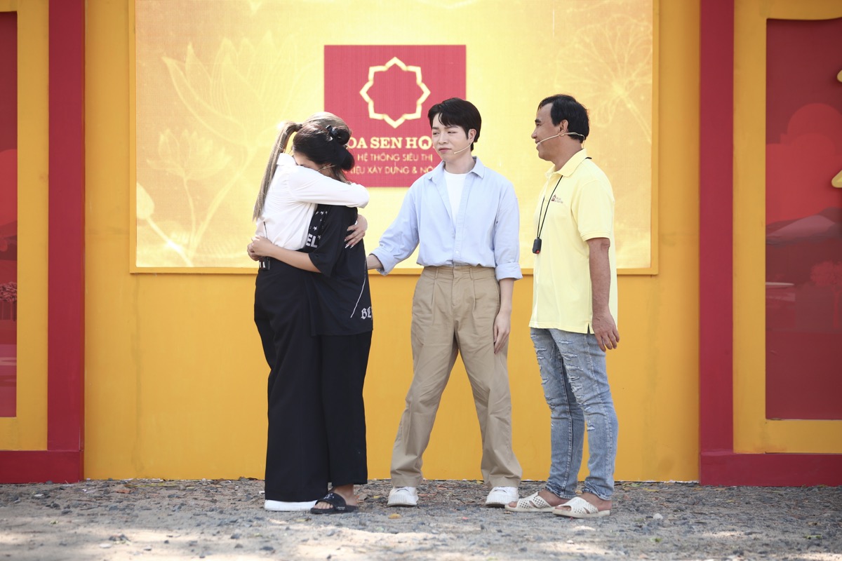 Diệp Lâm Anh làm từ thiện