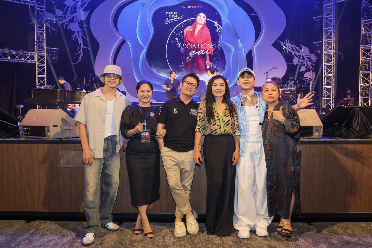 Những khoảnh khắc hậu trường buổi tổng duyệt live concert Đóa Hồng Gai