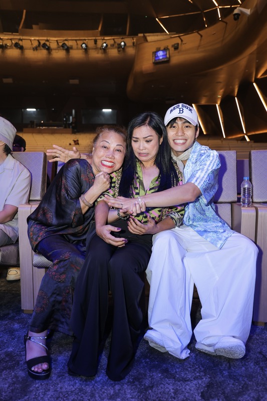 Những khoảnh khắc hậu trường buổi tổng duyệt live concert Đóa Hồng Gai