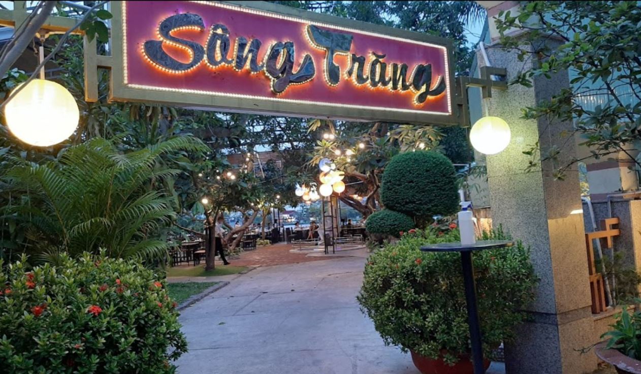 Nhà hàng bên sông Sài Gòn 