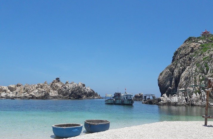 Hòn đảo độc đáo nhất Việt Nam: Nơi duy nhất sở hữu bãi tắm đôi nóng - lạnh, có trữ lượng lớn loại thực phẩm 'đệ nhất Bát Trân' của giới thượng lưu