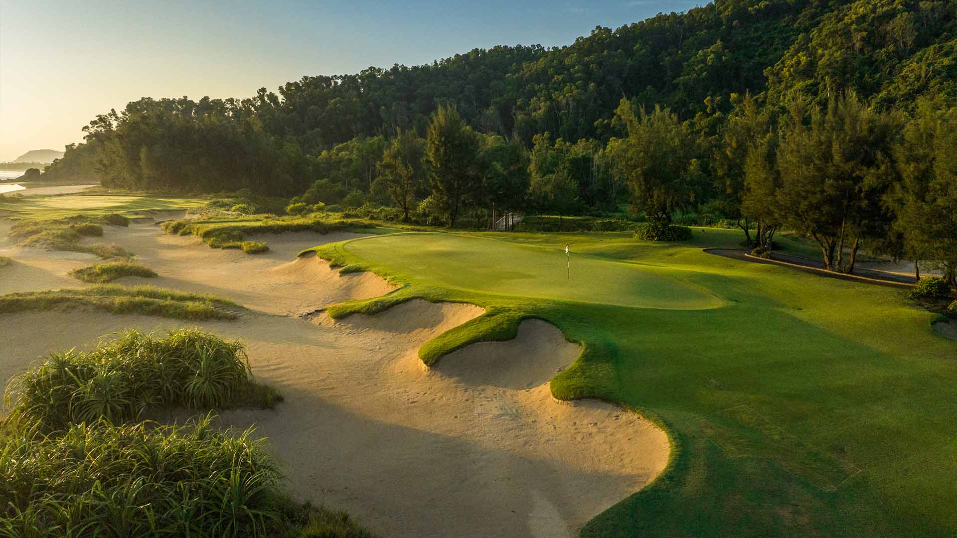 Cuộc đua của những sân golf miền Trung đẳng cấp