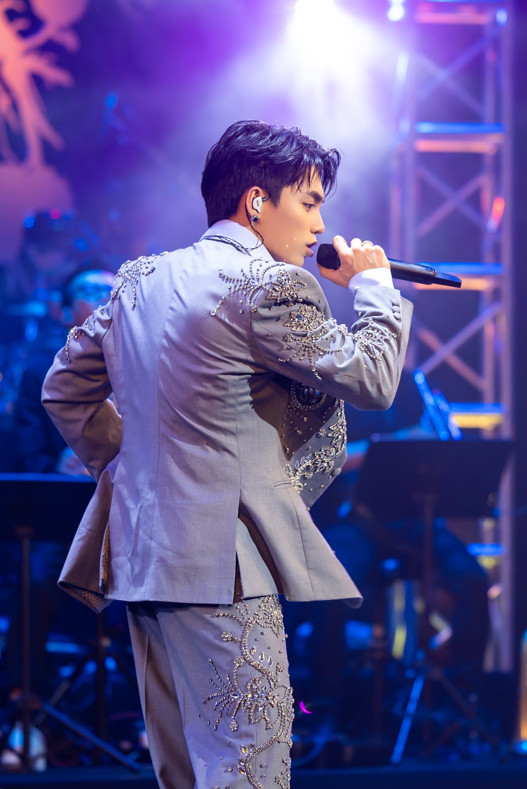 Live concert Đóa hồng gai