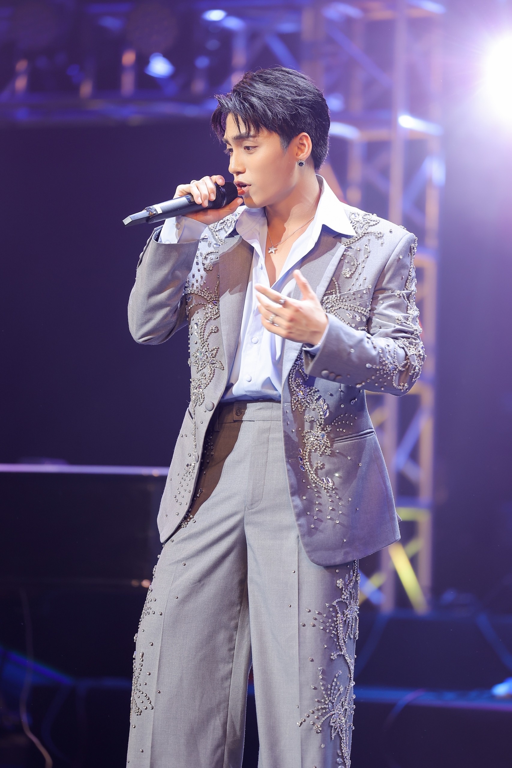 Live concert Đóa hồng gai