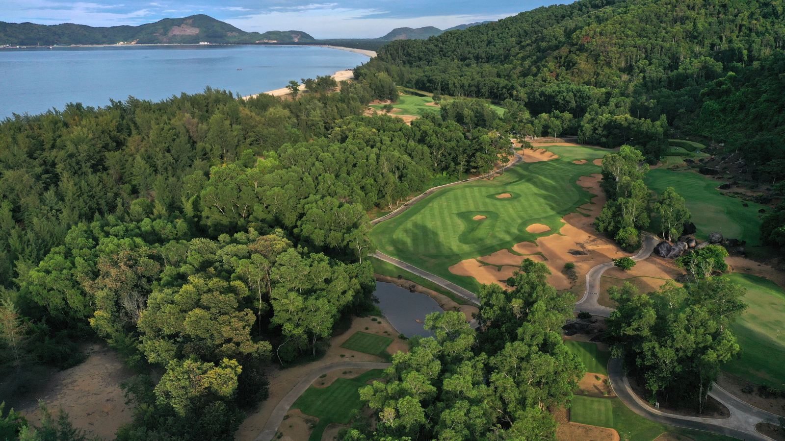 Miền Trung & cuộc đua của những sân golf đẳng cấp