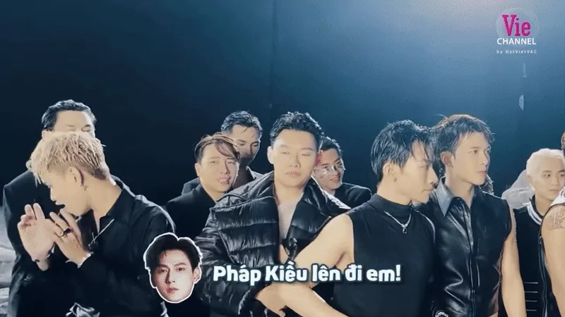 Dàn Anh Trai Say Hi cực ngầu ở hậu trường MV