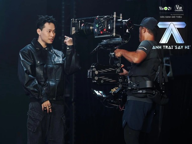 Dàn Anh Trai Say Hi cực ngầu ở hậu trường MV