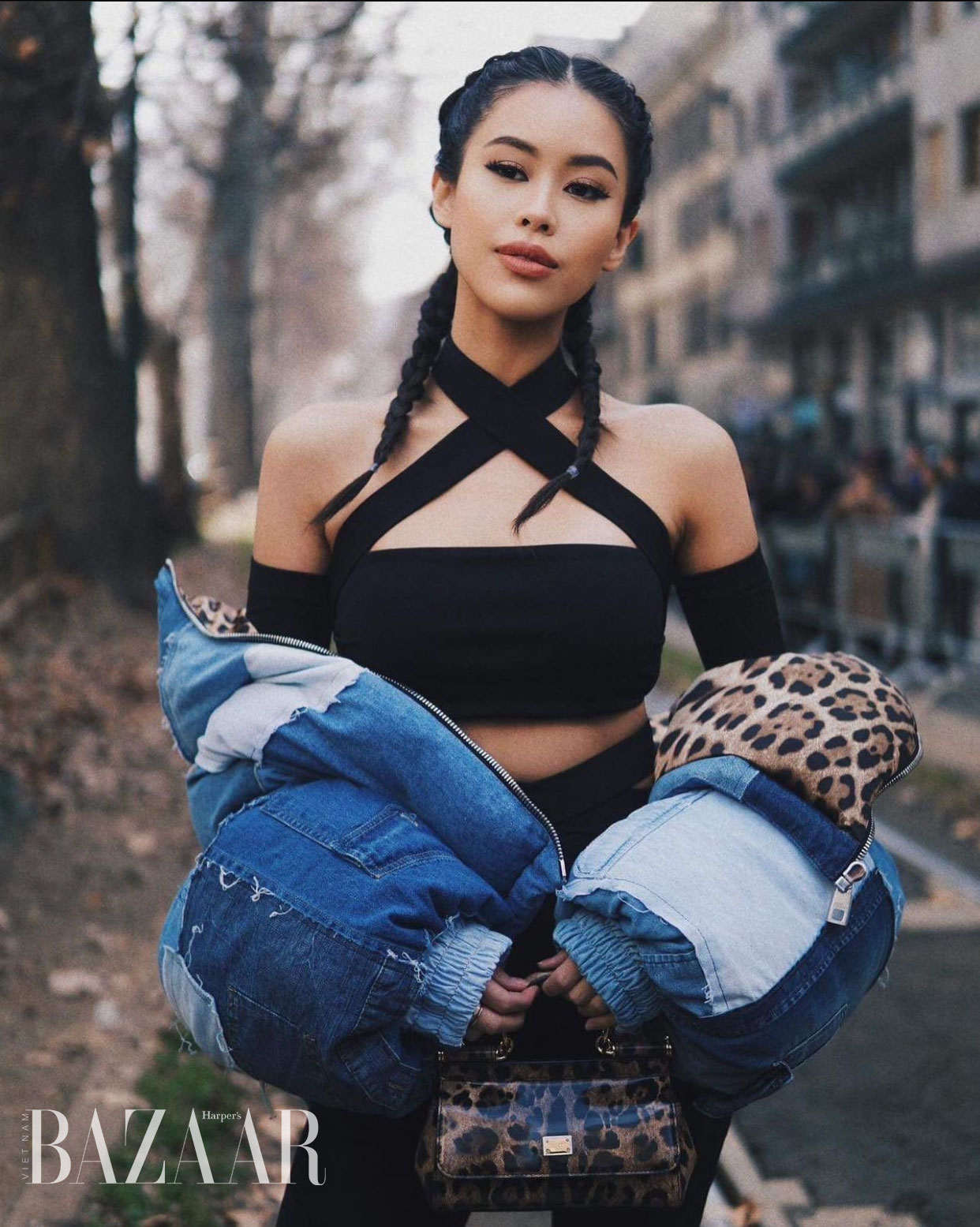 Tiên Nguyễn đón tuổi 28 ở Tokyo với bộ cánh họa tiết da báo