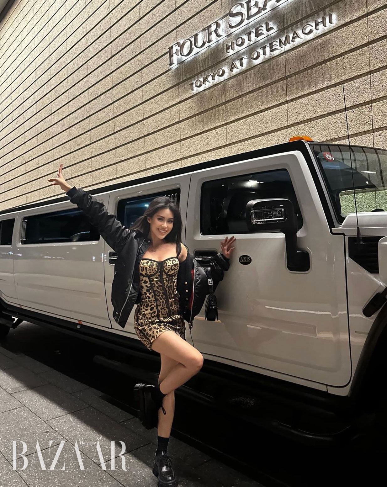 Tiên Nguyễn đón tuổi 28 ở Tokyo với bộ cánh họa tiết da báo