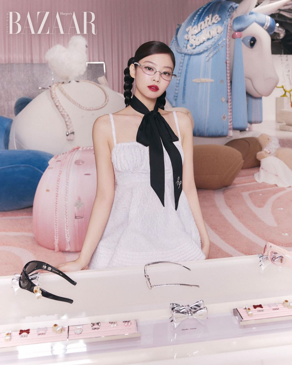 Jennie (BLACKPINK) quyến rũ với phong cách Office Siren
