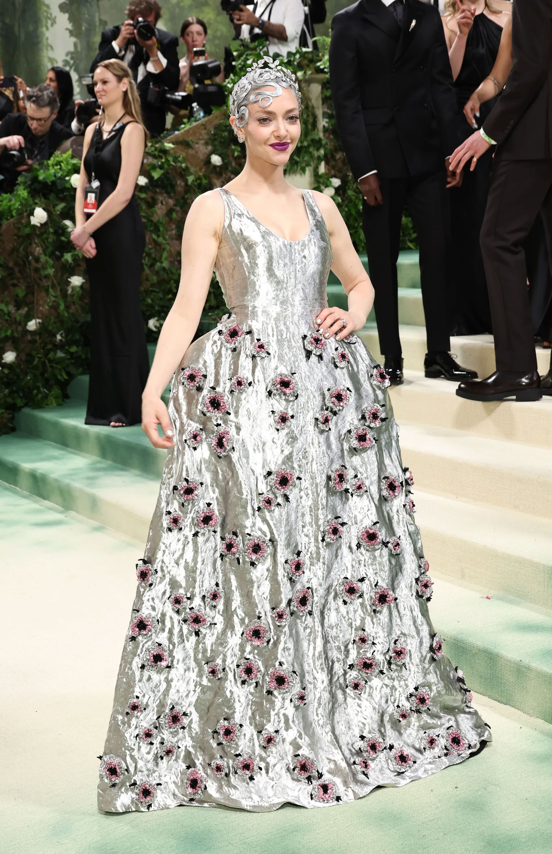 10 ngôi sao hóa thân thành "vườn hoa" đẹp nhất Met Gala 2024