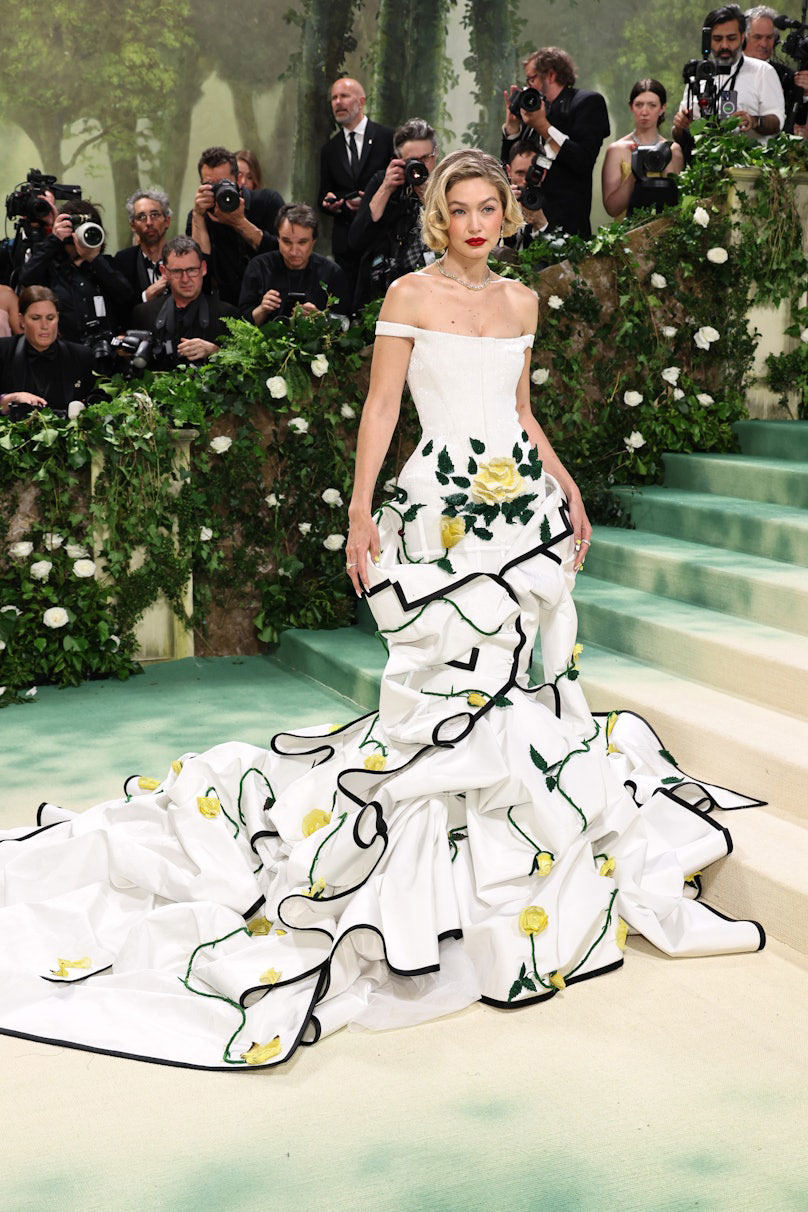 10 ngôi sao hóa thân thành "vườn hoa" đẹp nhất Met Gala 2024