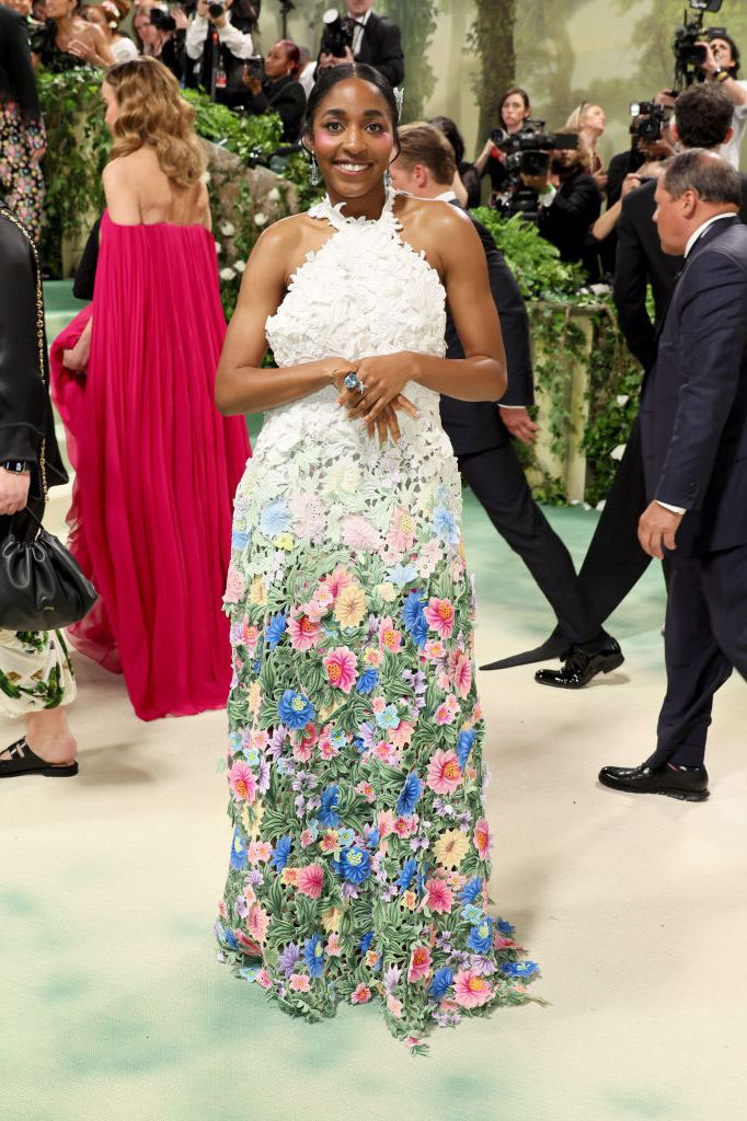 10 ngôi sao hóa thân thành "vườn hoa" đẹp nhất Met Gala 2024